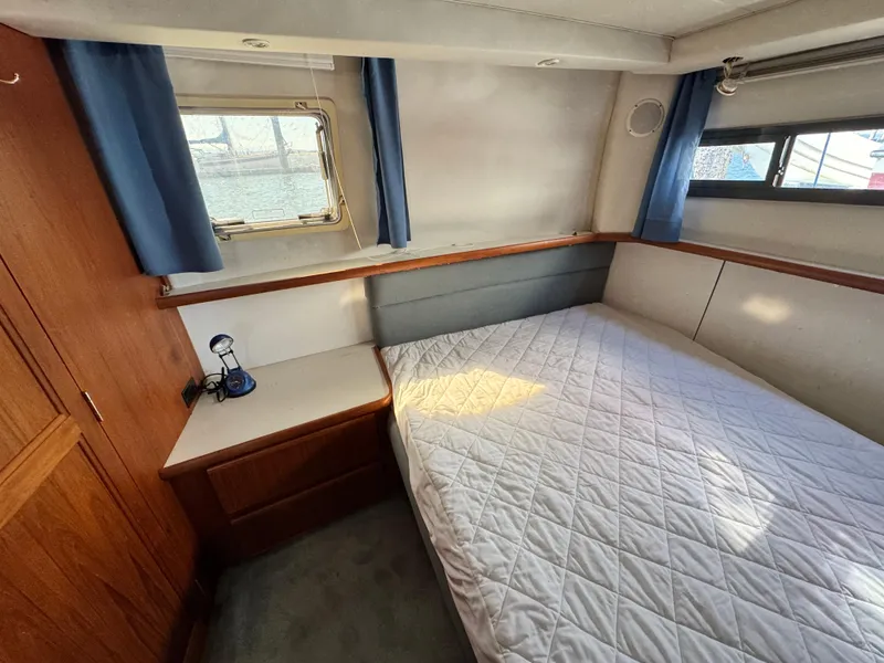 Slide: The Image of Carver 350 Aft Cabin 1994 - 25