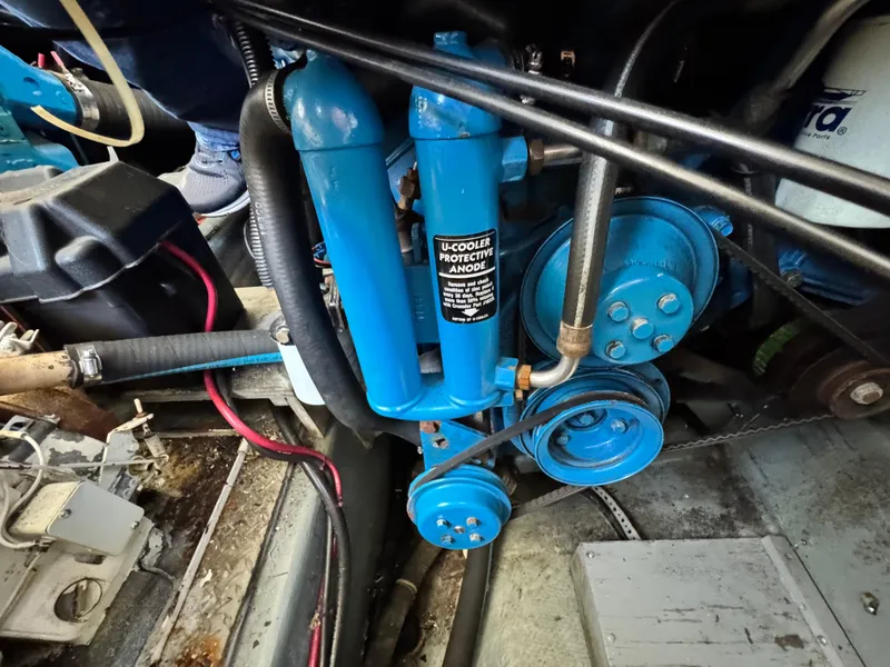 Slide: The Image of Interior of 1994 Carver 350 Aft Cabin yacht. - 38