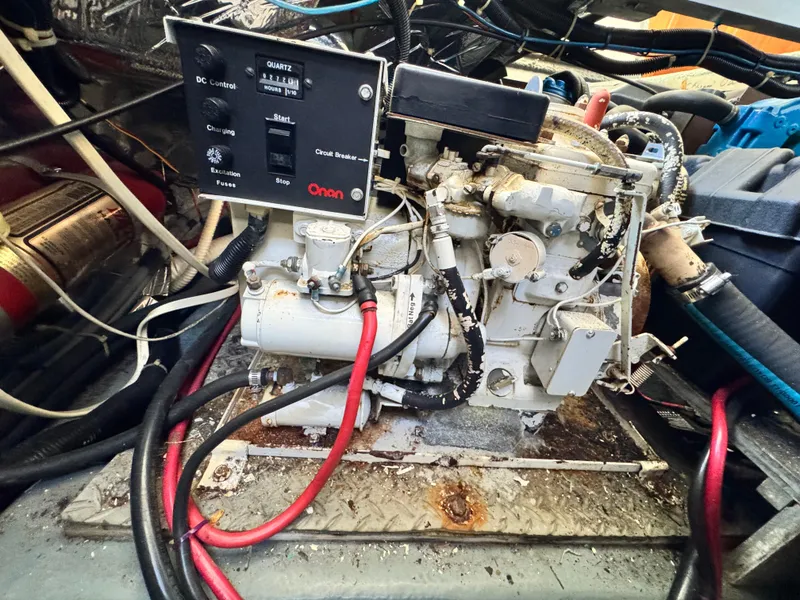 Slide: The Image of Interior of 1994 Carver 350 Aft Cabin yacht. - 39