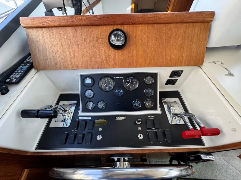 Slide: The Image of Carver Yachts 350 Aft Cabin 1994 - 20