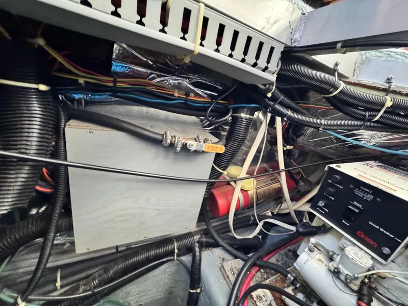 Slide: The Image of Carver Yachts 350 Aft Cabin 1994 - 42