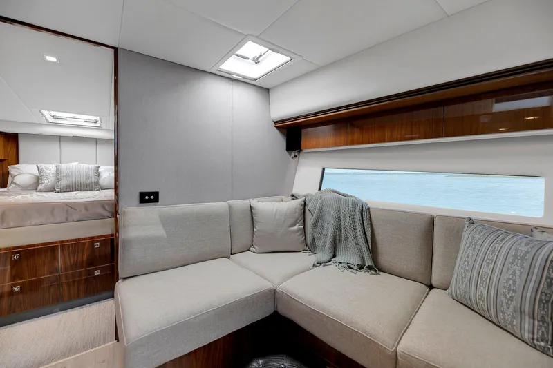 Slide: The Image of Riviera 4800 Sport Yacht 2020 - 64