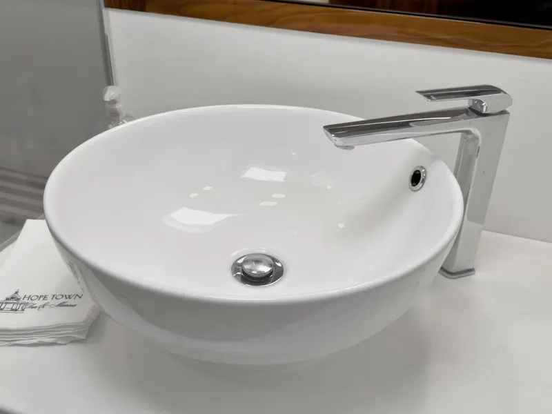 Slide: The Image of Riviera 4800 Sport Yacht 2020 - 68