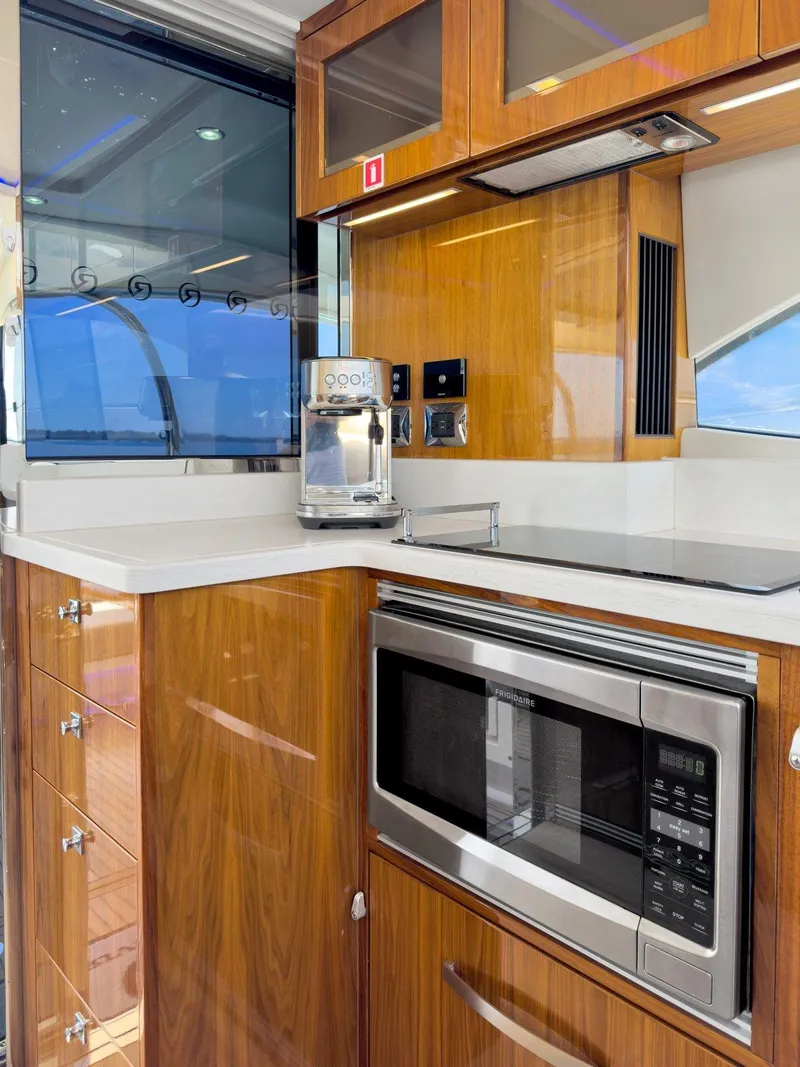 Slide: The Image of Riviera 4800 Sport Yacht 2020 - 73
