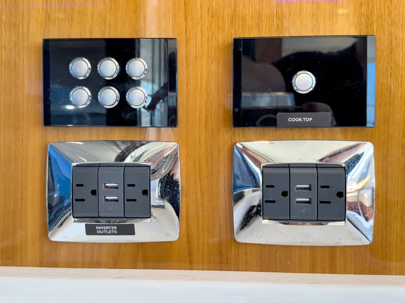 Slide: The Image of Riviera 4800 Sport Yacht 2020 - 78