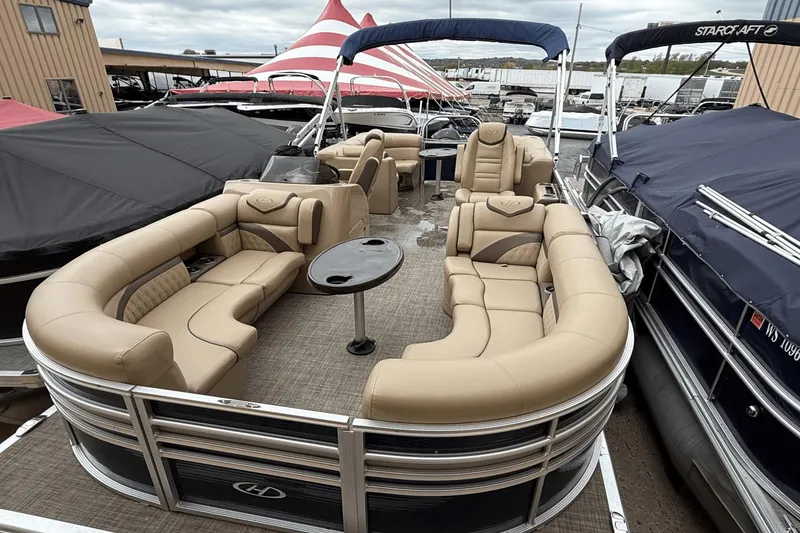 Slide: The Image of Harris Sunliner 220 2018 - 1