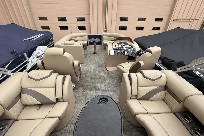 Slide: The Image of Harris Sunliner 220 2018 - 11