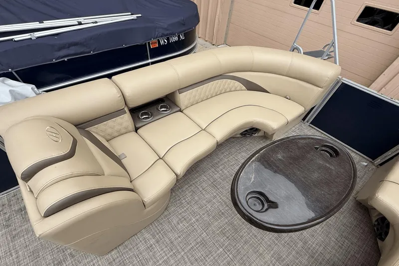 Slide: The Image of Harris Sunliner 220 2018 - 3