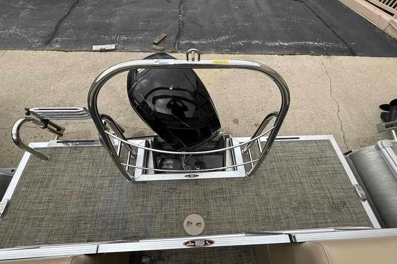 Slide: The Image of Harris Sunliner 220 2018 - 9