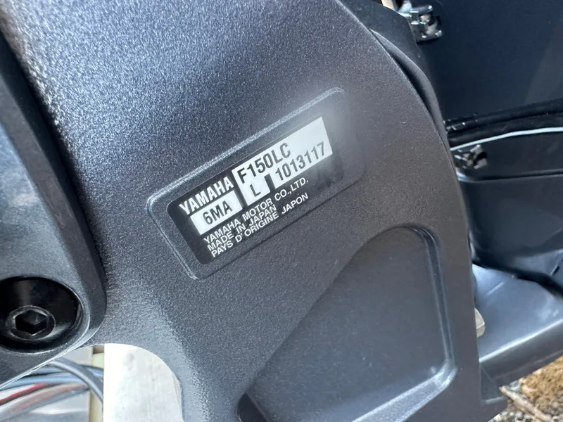 Slide: The Image of Yamaha F150DLC engine label on Godfrey Sweetwater 2286 SFLC, 2025 model. - 26