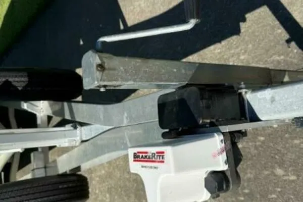Slide: The Image of Trailer hitch with BrakeRite system on Custom Vernese V23, 2021 model. - 28