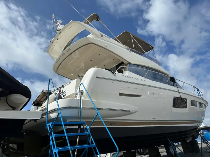 Slide: The Image of Prestige 500 fly 2012 - 69