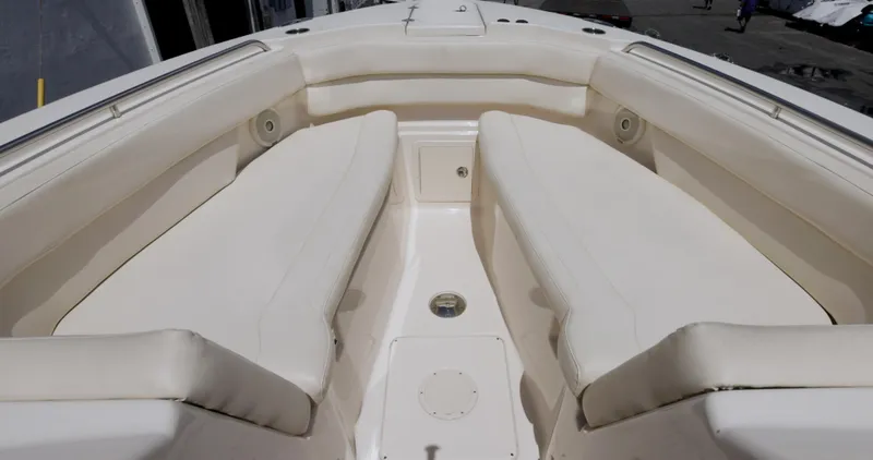 Slide: The Image of 2018 Grady-White Freedom 307 boat interior with spacious seating area. - 10