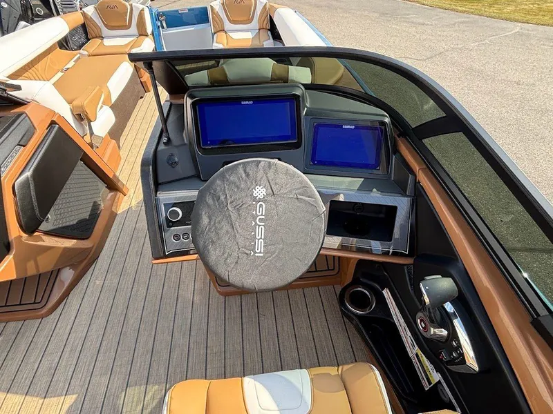 Slide: The Image of 2025 Avalon Excalibur Quad Lounge 2785 10 - 10