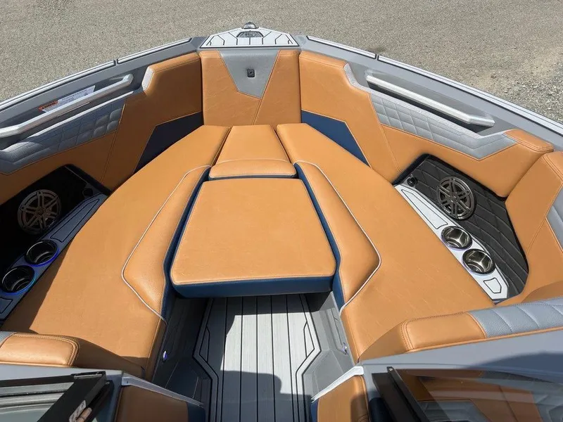 Slide: The Image of Nautique Super Air Nautique S23 2025 - 10