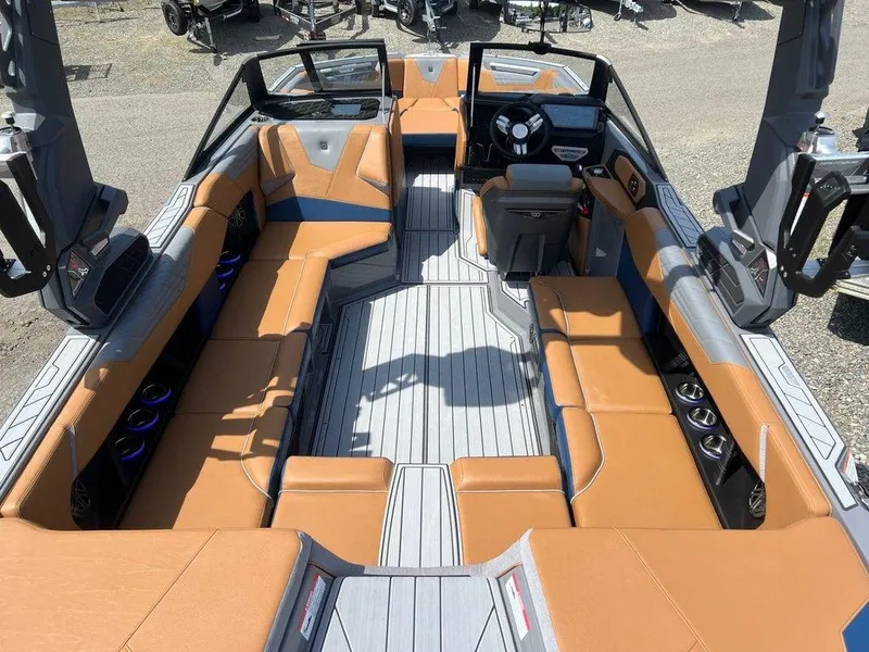 Slide: The Image of Nautique Super Air Nautique S23 2025 - 6