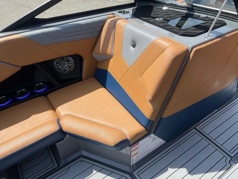 Slide: The Image of Nautique Super Air Nautique S23 2025 - 9