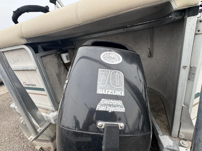 Slide: The Image of 2007 Premier 210 SunSation RE with Suzuki 70 outboard motor, electronic fuel injection. - 4