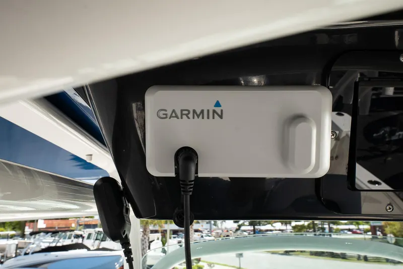 Slide: The Image of Garmin device installed on 2018 Wellcraft 302 Fisherman boat dashboard. - 22
