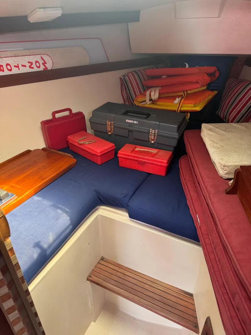 Slide: The Image of Catalina 30 Tall Rig 1990 - 12