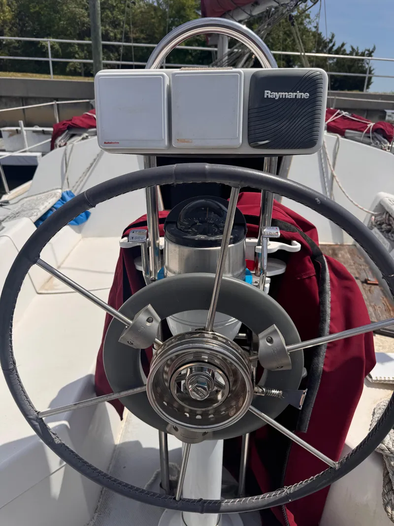 Slide: The Image of Catalina 30 Tall Rig 1990 - 6