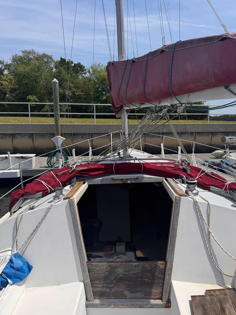 Slide: The Image of Catalina 30 Tall Rig 1990 - 7