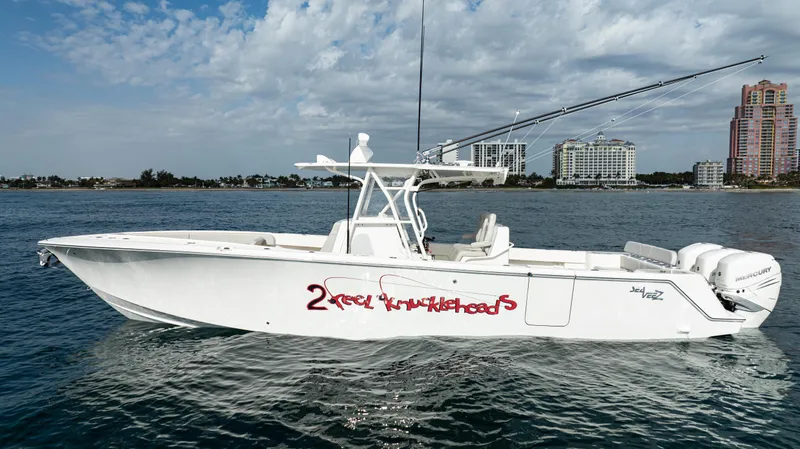 Slide: The Image of SeaVee 370z 2022 - 52