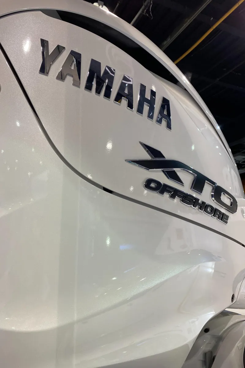Slide: The Image of Yamaha XTO Offshore engine on 2025 Edgewater 340CC boat. - 40