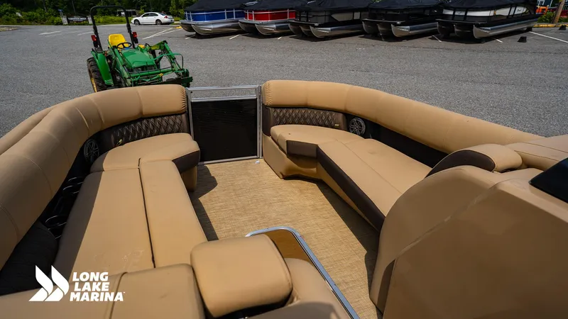 Slide: The Image of Interior of a 2022 Harris Solstice pontoon boat at Long Lake Marina. - 9