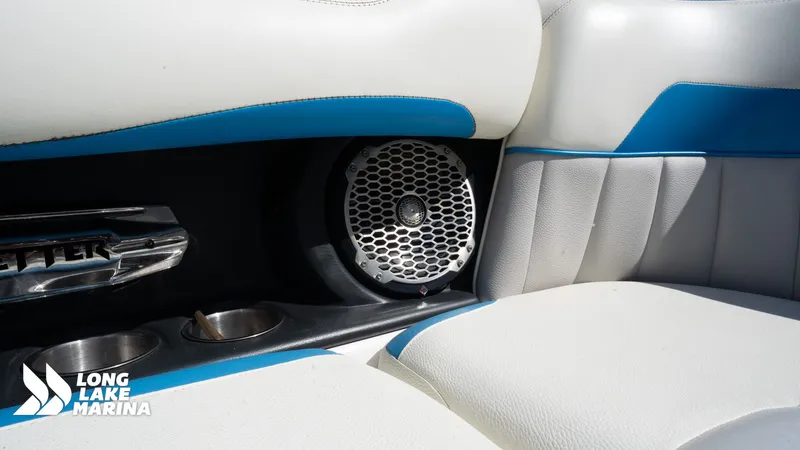 Slide: The Image of Malibu MX22 2013 - 16