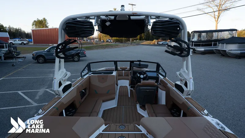 Slide: The Image of Correct Craft Super Air Nautique GS20 2025 - 10