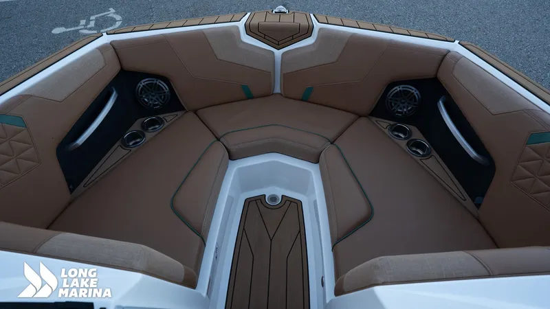 Slide: The Image of Correct Craft Super Air Nautique GS20 2025 - 19