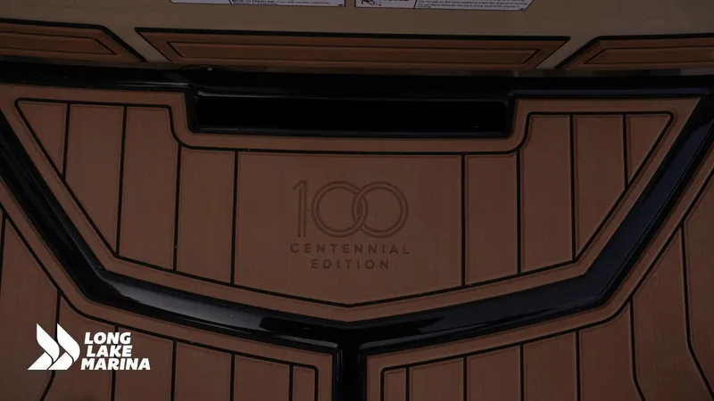 Slide: The Image of Correct Craft Super Air Nautique GS22 2025 - 10