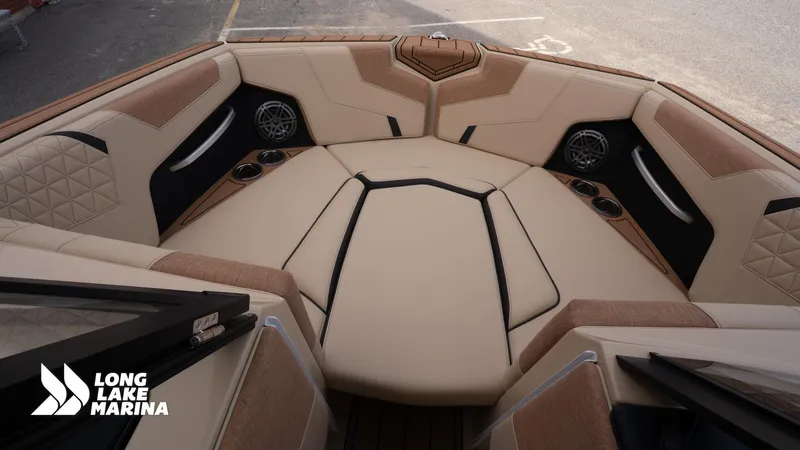 Slide: The Image of Correct Craft Super Air Nautique GS22 2025 - 13