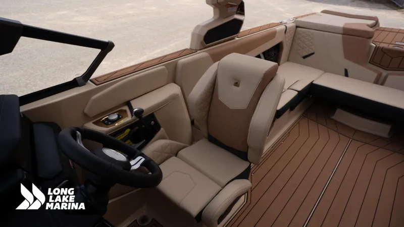 Slide: The Image of Correct Craft Super Air Nautique GS22 2025 - 15