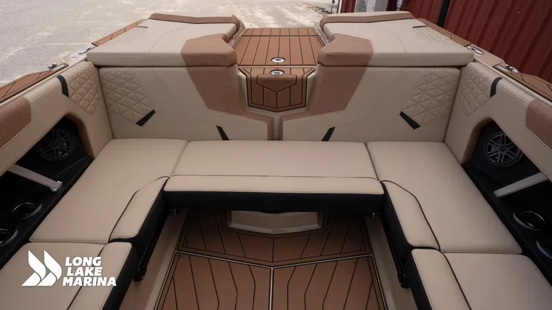 Slide: The Image of Correct Craft Super Air Nautique GS22 2025 - 17