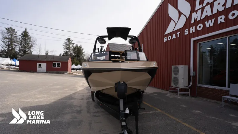 Slide: The Image of Correct Craft Super Air Nautique GS22 2025 - 4