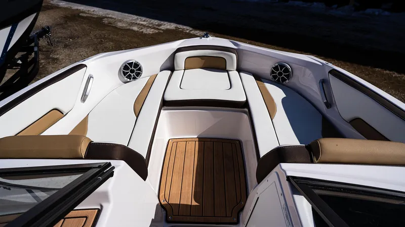 Slide: The Image of Yamaha 195S 2022 - 10