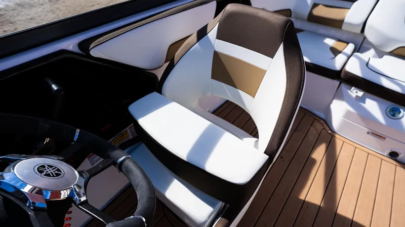 Slide: The Image of Yamaha 195S 2022 - 12