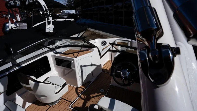 Slide: The Image of Yamaha 195S 2022 - 5