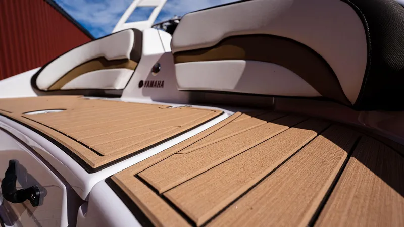 Slide: The Image of Yamaha 195S 2022 - 7