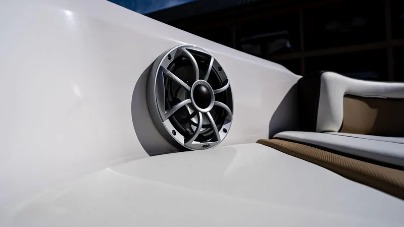 Slide: The Image of Yamaha 195S 2022 - 9