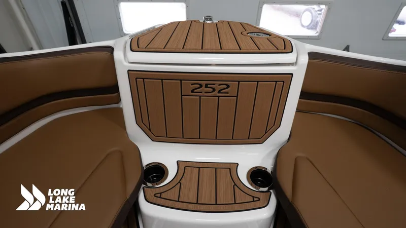 Slide: The Image of Yamaha 252S 2025 - 17