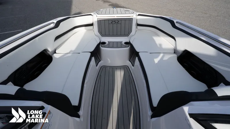 Slide: The Image of Yamaha 252SD 2025 - 18