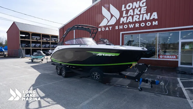 Slide: The Image of 2021 Yamaha AR250 boat at Long Lake Marina showroom. - 3