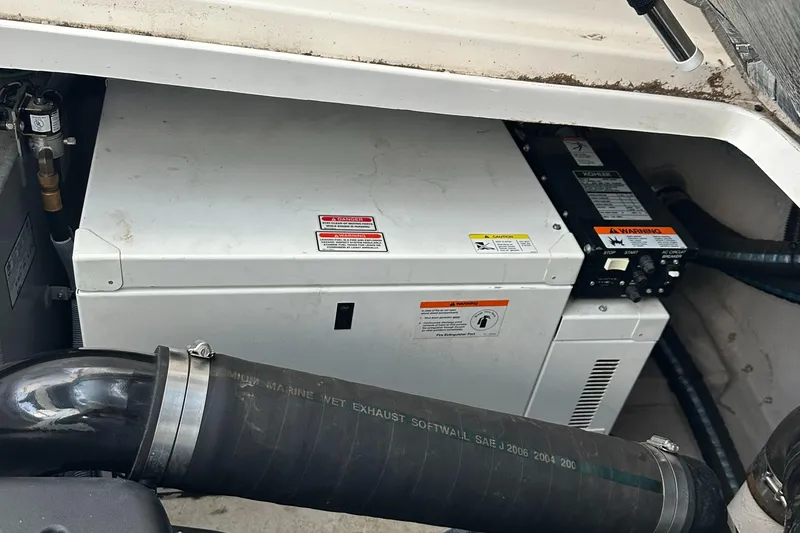 Slide: The Image of Sea Ray 360 Sundancer 2006 - 59