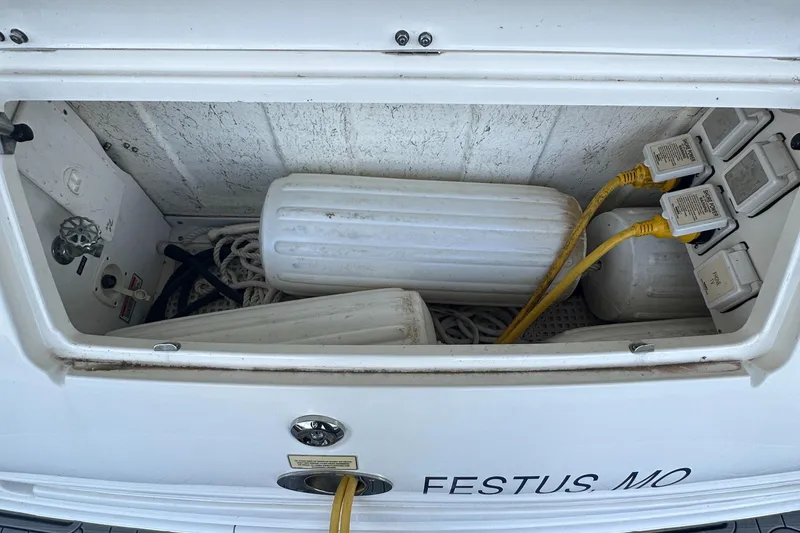 Slide: The Image of Sea Ray 360 Sundancer 2006 - 66