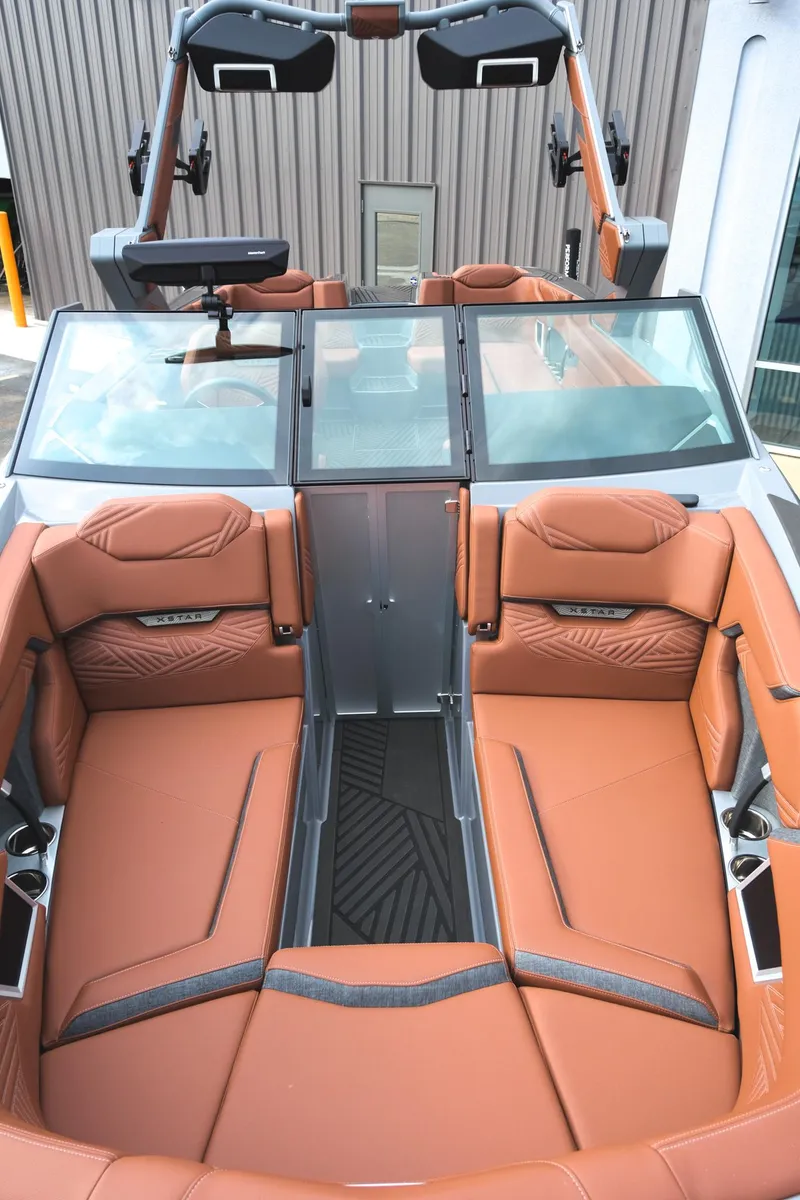 Slide: The Image of MasterCraft XStar 25 2025 - 55