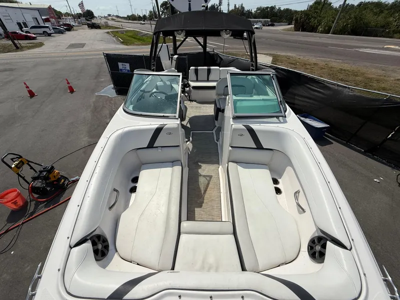 Slide: The Image of Regal 22 FasDeck 2017 - 52