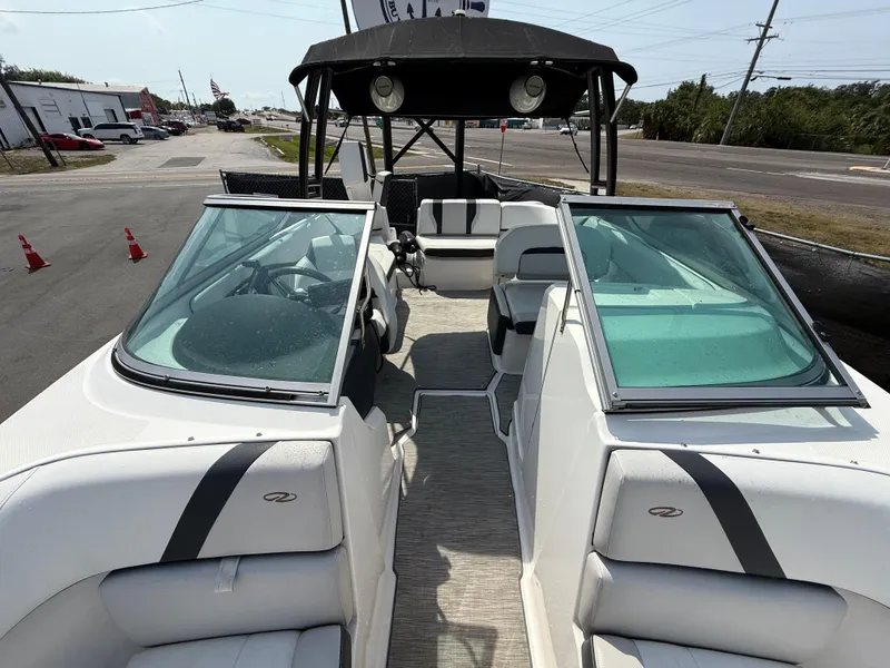 Slide: The Image of Regal 22 FasDeck 2017 - 54